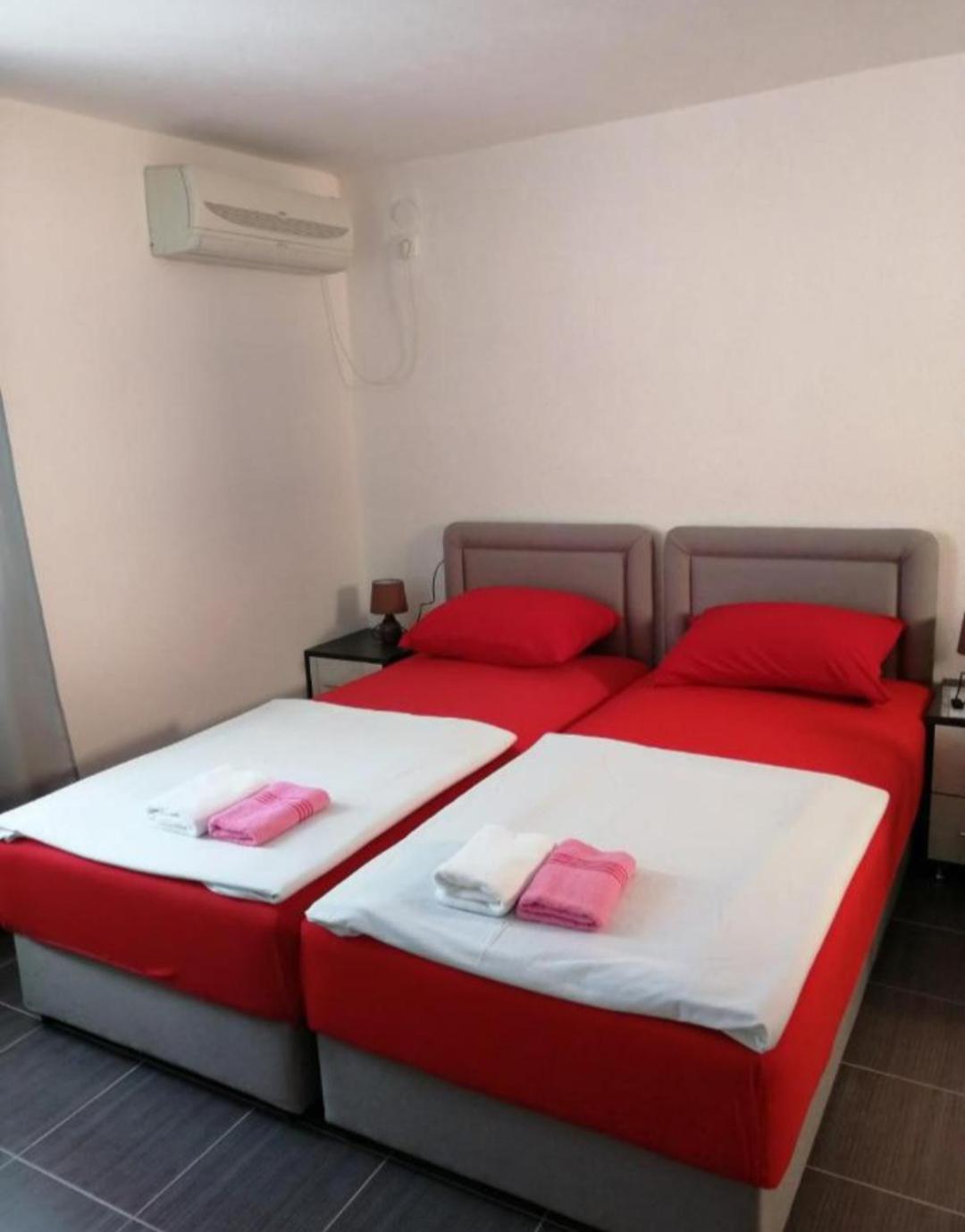 Sara Apartments Budva Szoba fotó